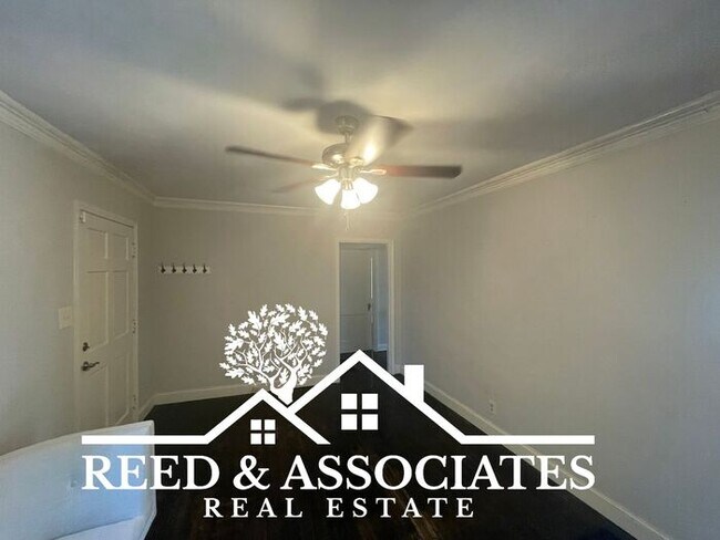 Building Photo - Updated Home Located in Berclair Area~