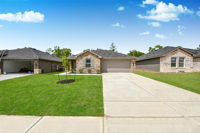 Building Photo - 27458 Serene Pne Dr