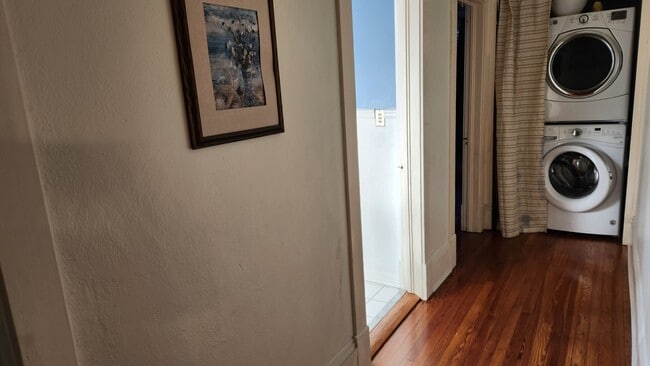 Building Photo - 2897 Sydney St