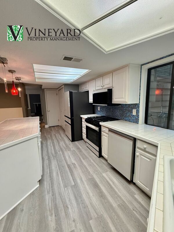 Building Photo - 1510 Oak Creek Dr