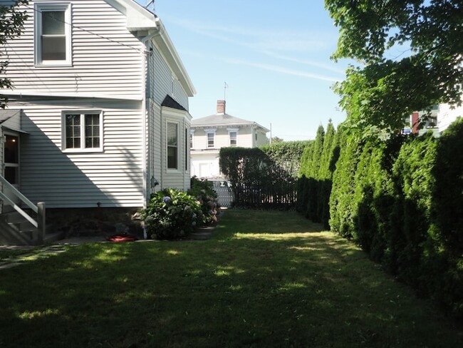 Building Photo - 39 E Bowery St