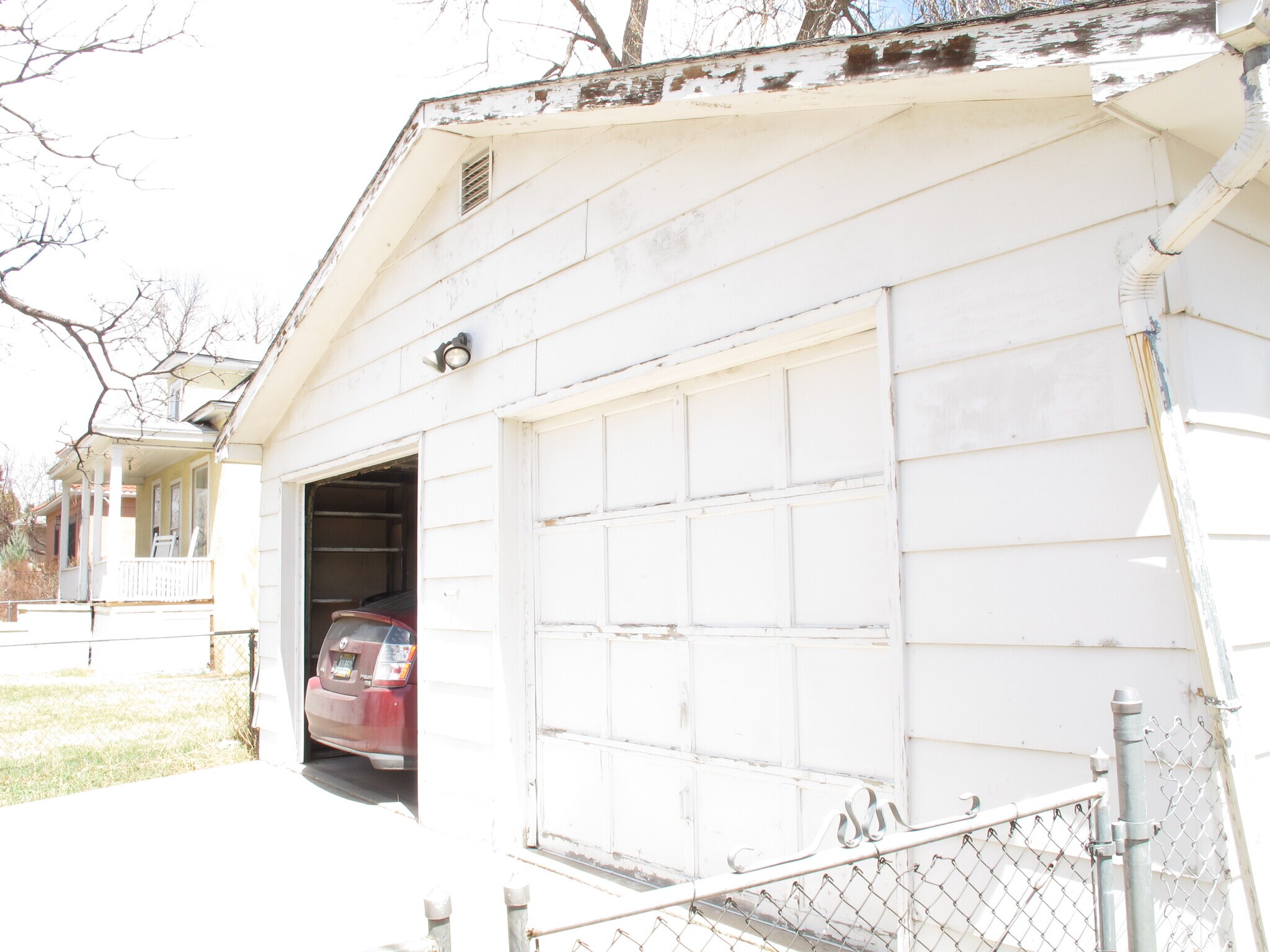 2 CAR GARAGE - 804 E Dale St