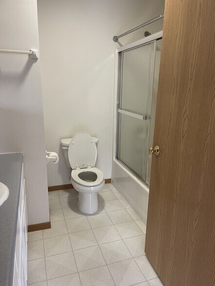 Building Photo - 10514 Gull Point Rd