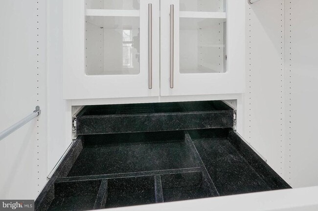 Building Photo - 10246 Arizona Cir