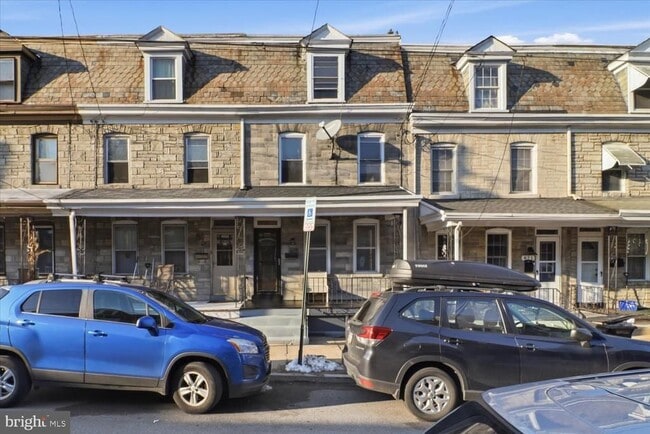 Building Photo - 819 E Marion St