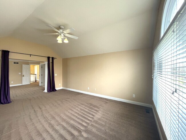 Building Photo - 4823 Vista Ridge Dr