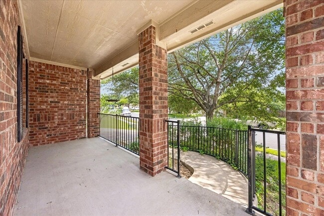 Building Photo - 9025 Sun Shower Bend