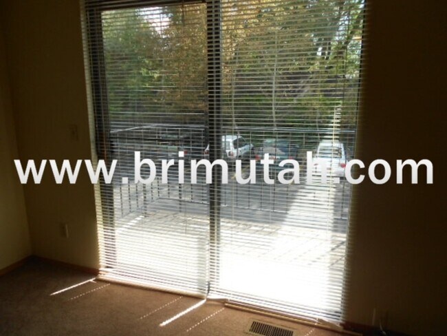 Building Photo - 1304 E 900 S