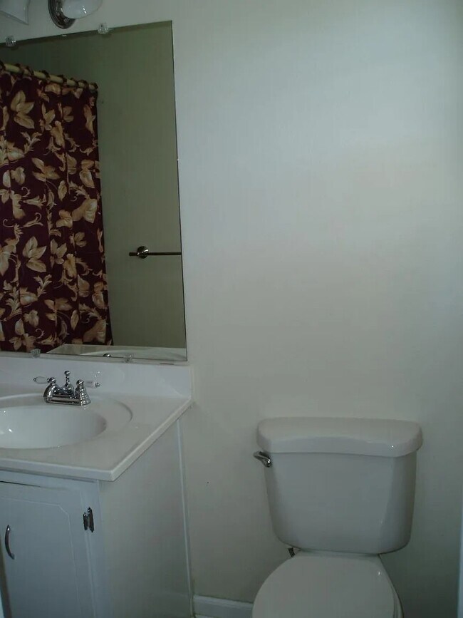 Building Photo - 506 Jefferson Dr