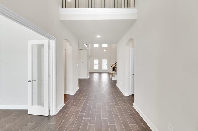 Building Photo - 18906 Whistling Oaks Dr