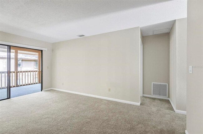 Building Photo - 14 Oakmont Ct
