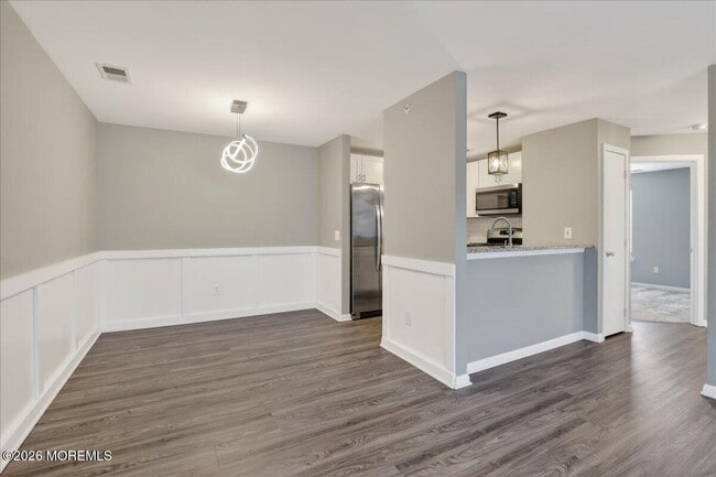 Building Photo - 33 Jockey Ln