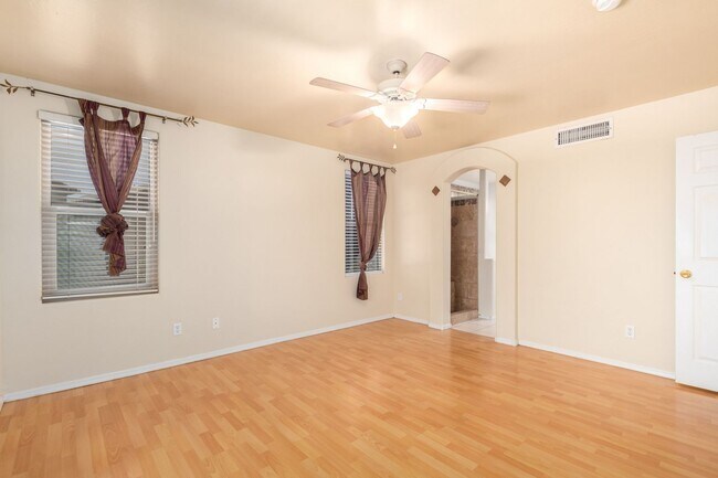 Building Photo - Spacious 3 Bed, 2 Bath Home in Boulder Creek