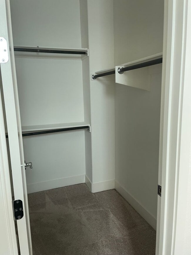 Building Photo - Spacious 3 Bedroom Home in Quiet Neighborhood - Solar Included!