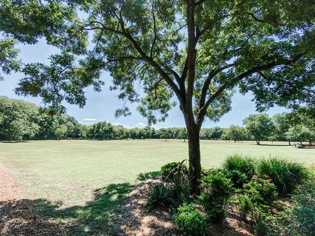 Building Photo - 581 Country Club Rd