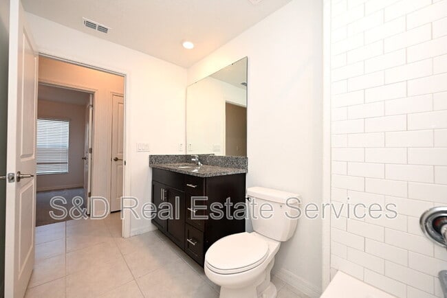 Building Photo - 2674 Red Egret Dr