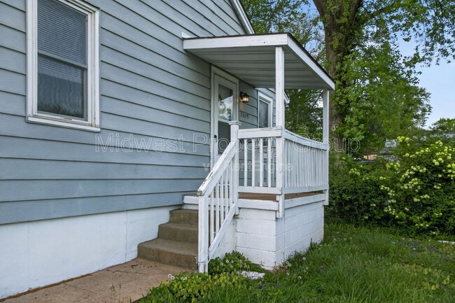 Building Photo - 3219 Royalton Ave