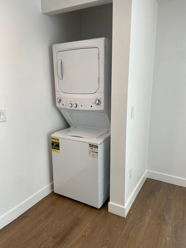 Building Photo - 11512 Emelita St