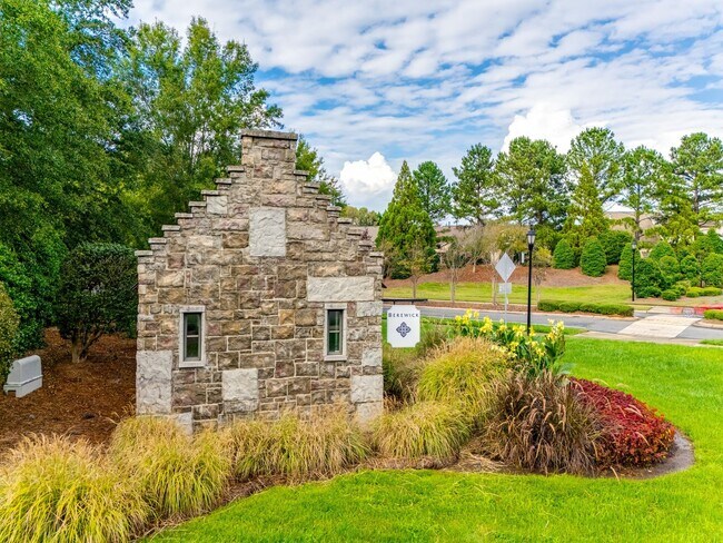 Building Photo - 9736 Springholm Dr