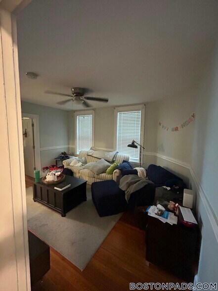 Building Photo - 114 Falcon St