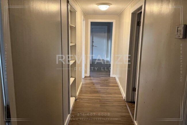 Building Photo - 4 Bed/3 Bath Home in Chickasaw East Village