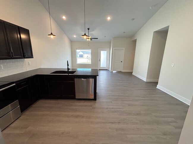 Building Photo - 5249/51 Chase