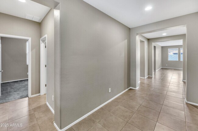 Building Photo - 22771 E Via Del Palo