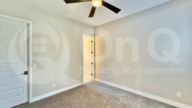 Building Photo - 10741 Tarragon Ave