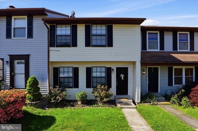 Building Photo - 663 Johahn Dr