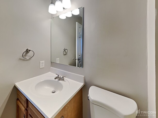 Building Photo - 2613 Cooper Pointe Cir