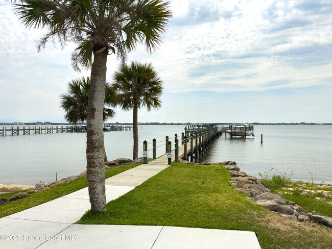 Building Photo - 225 Strand Dr