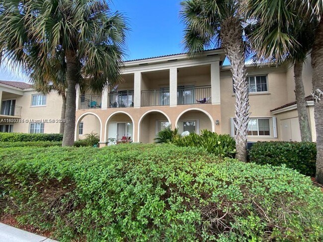 Building Photo - 2424 Centergate Dr
