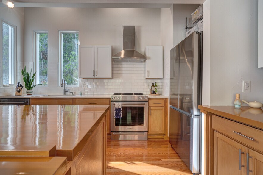 Kitchen Area - 300 John Lemley Ln