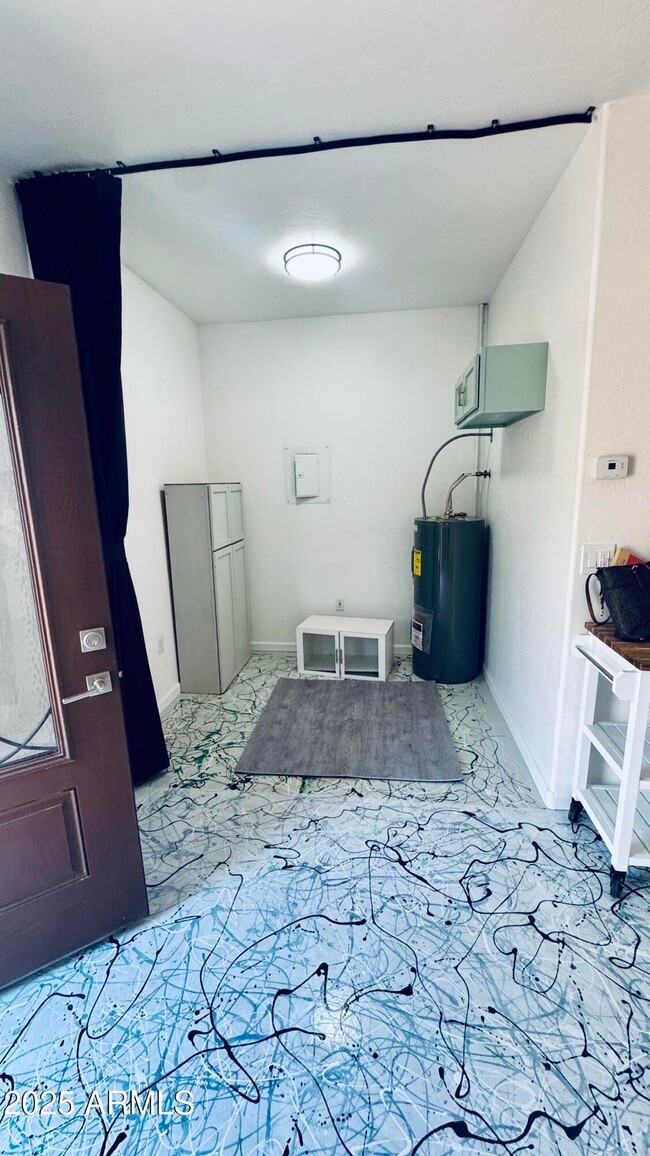 Building Photo - 1410 S 37th St