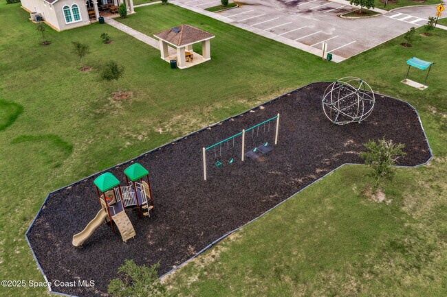Building Photo - 7544 Loren Cove Dr
