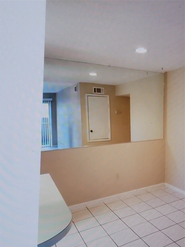 Building Photo - 260 El Dorado Blvd