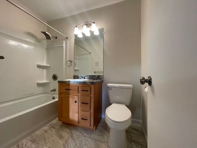 Building Photo - 513 Emmett St