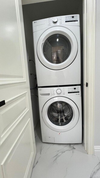 Building Photo - 35-20 215th Pl