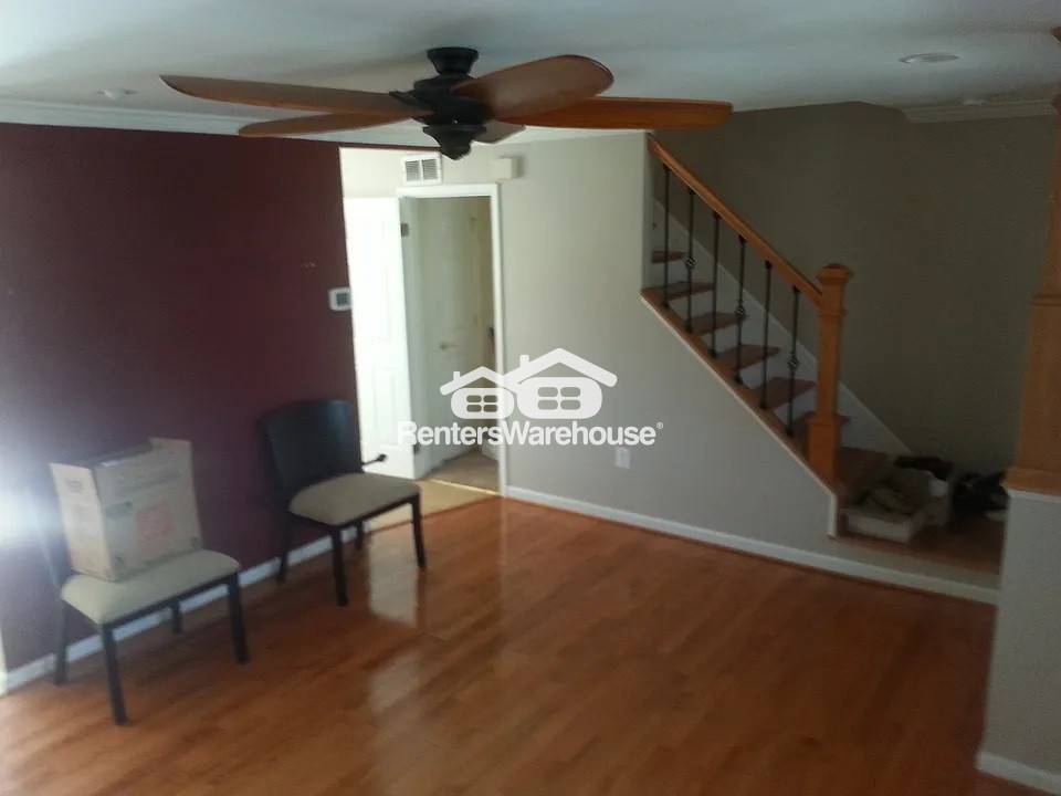 Building Photo - 1723 Jones Falls Ct