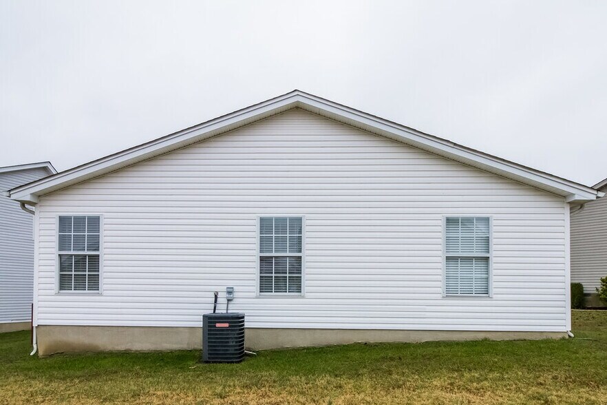 Building Photo - 306 Hank Aaron Cove
