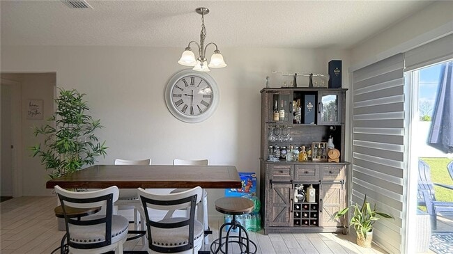 Building Photo - 35 Laurel Course