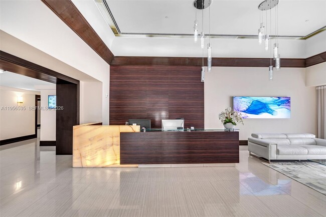 Building Photo - 16485 Collins Ave