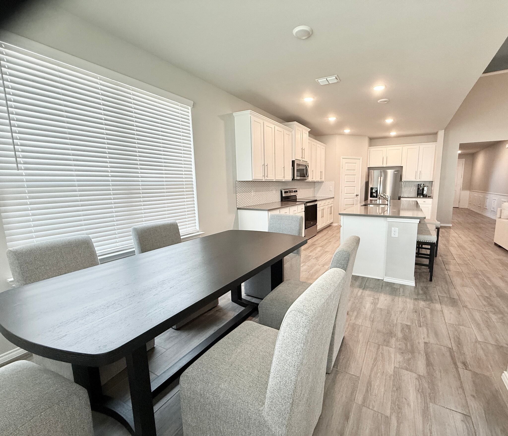 Building Photo - 5945 Hopkins Dr