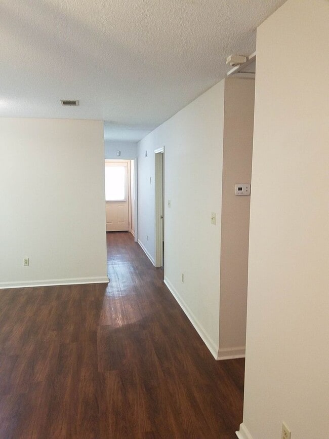 Building Photo - 6126 Vinnie Dr