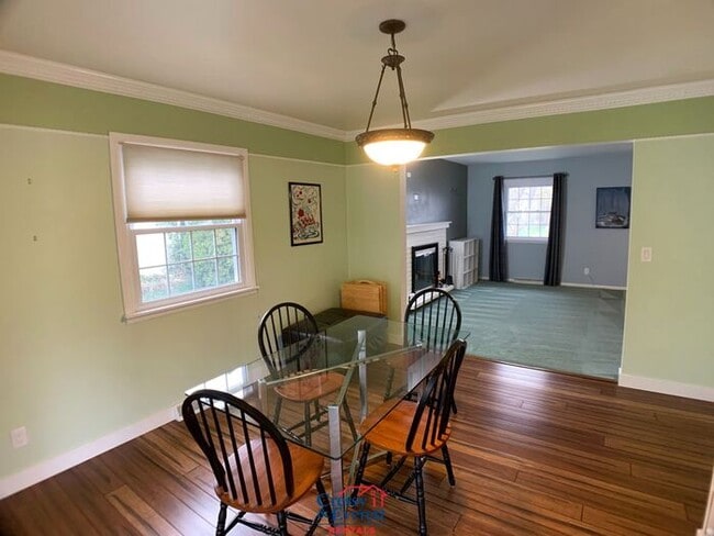 Building Photo - Spacious Niles Single Family