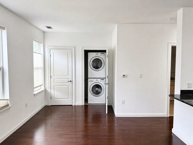 Building Photo - 4 Repton Cir