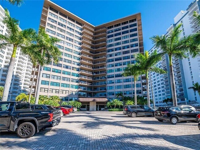 Building Photo - 3800 Galt Ocean Dr
