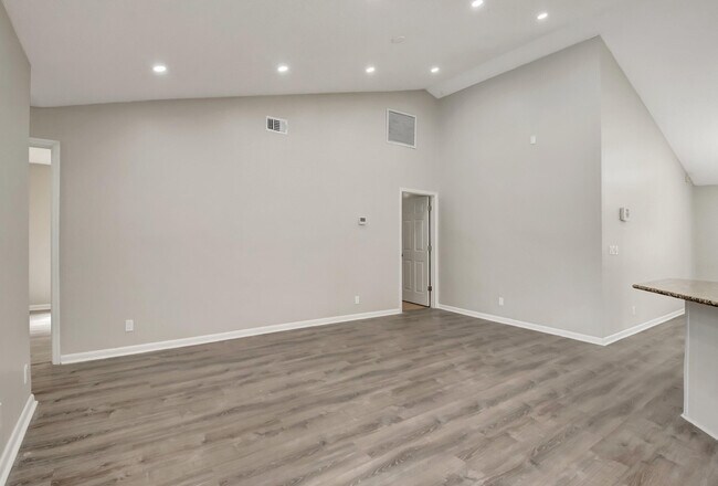 Building Photo - 9953 Majestic Way