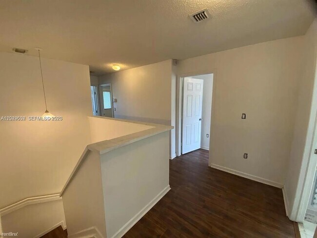 Building Photo - 7980 S Southwood Cir