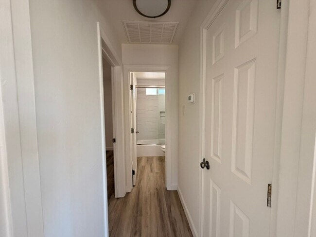 Building Photo - 2427-2427 Gatling Ct